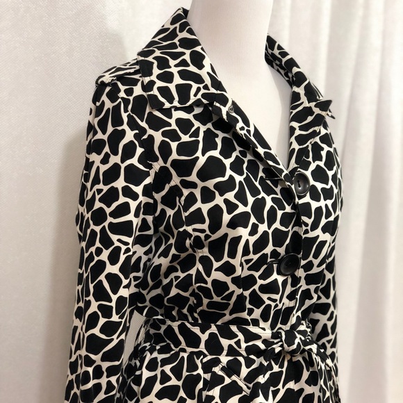 APPRAISAL Black & White Giraffe Print Trench Coat - Picture 4 of 8